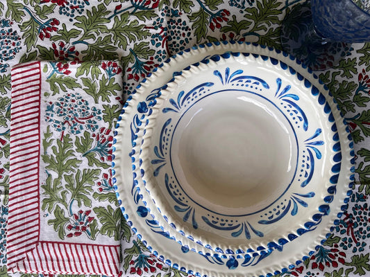 tableau joy christmas table napkins with la dolce vita melamine plates